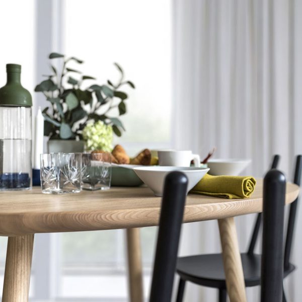 Emko Naive Dining table öljytty pyöreä ruokapöytä