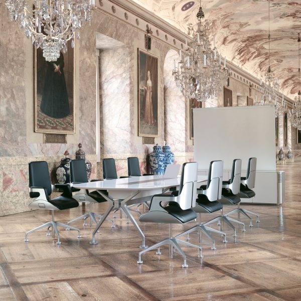 Interstuhl Silver 858S neuvottelupöytä - Image 20