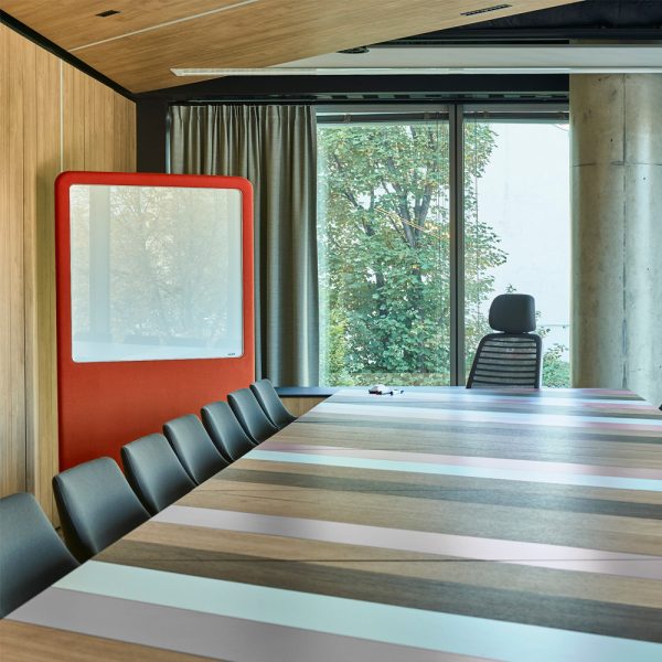 MuteDesign Wall akustoiva lattiasermi pyörillä ja valkotaululla - Image 7