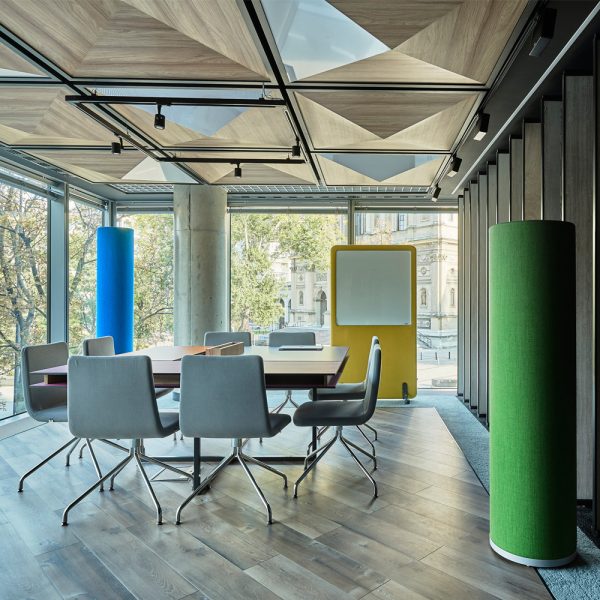 MuteDesign Wall akustoiva lattiasermi pyörillä ja valkotaululla - Image 9