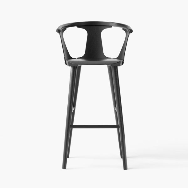 &Tradition In Between korkea baarituoli SK9 Black lacquered oak