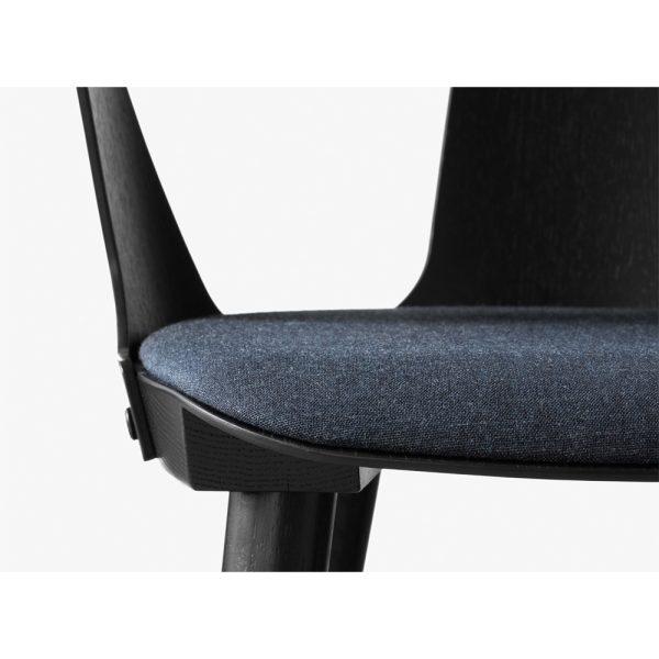 &Tradition In Between ituoli SK2 Black lacquered oak