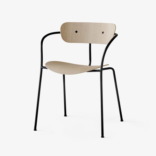 &Tradition Pavilion Chair AV2 Lacquered Oak