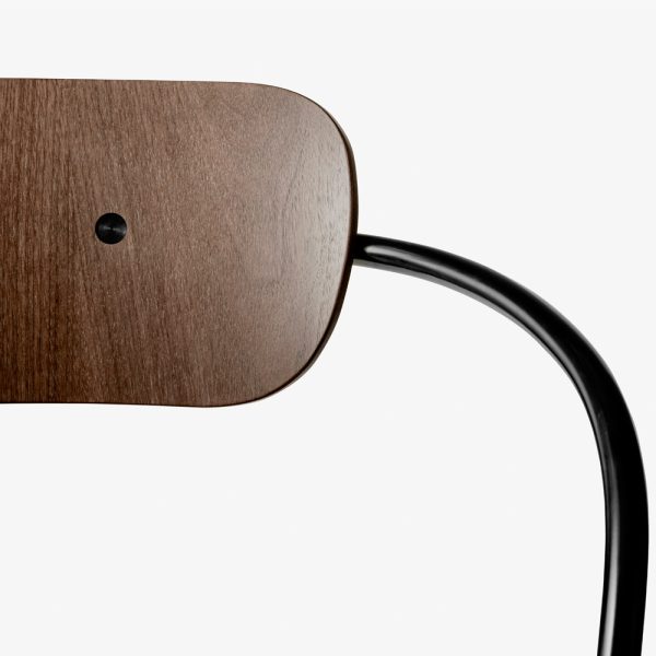 &Tradition Pavilion Chair AV2 Lacquered Walnut