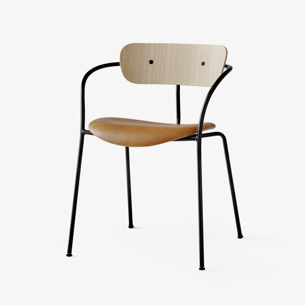&Tradition Pavilion Chair AV4 Lacquered Oak