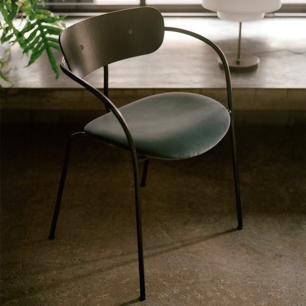 &Tradition Pavilion Chair AV4