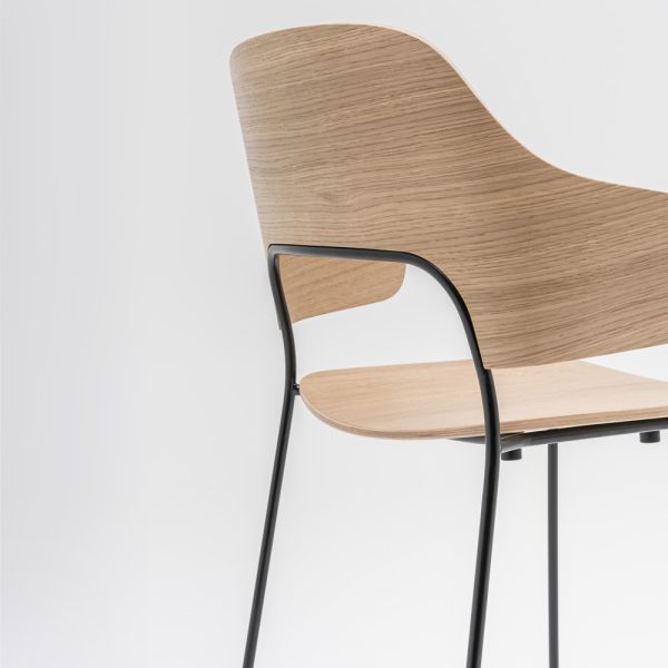 MDD Afi High Stool baarituoli käsinojilla - Image 7
