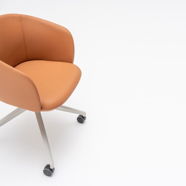 MDD Grace Chair tuoli ristikkojalka pyörillä - Image 5