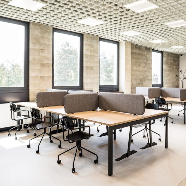 MDD New School Chair käsinojallinen tuoli ristikkojalka pyörillä - Image 6