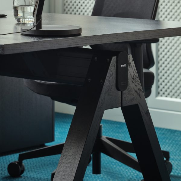 MDD Viga Executive Desk työpöytä liukuovikaapilla - Image 15