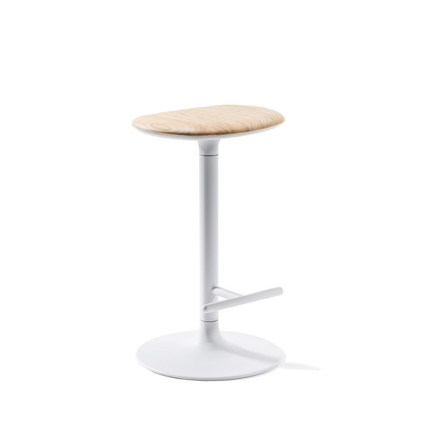 Infiniti Flink Wood Kitchen Stool matala baarijakkara