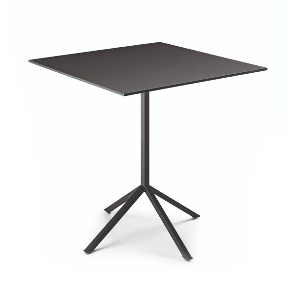 Infiniti Line Table ravintolapöytä